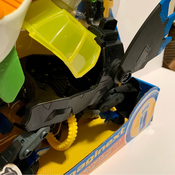 Imaginext Batman Mech & the Joker Jet - Picture 10 of 13